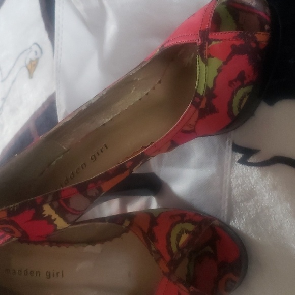 Madden Girl Pumps - Picture 2 of 4